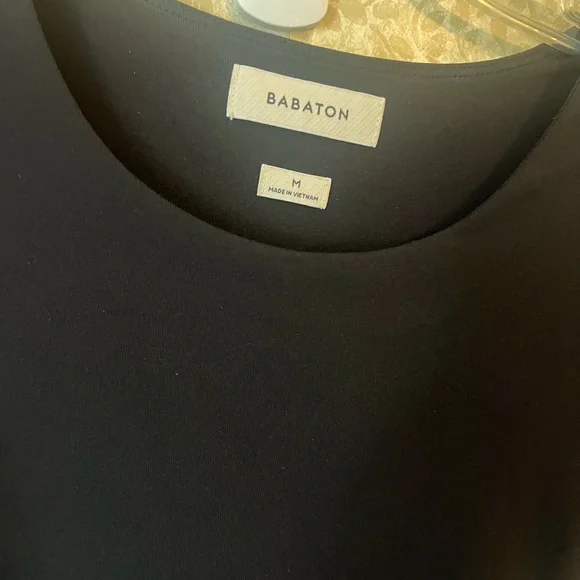 Aritzia short sleeve Contour Ruched black dress - Picture 3 of 8